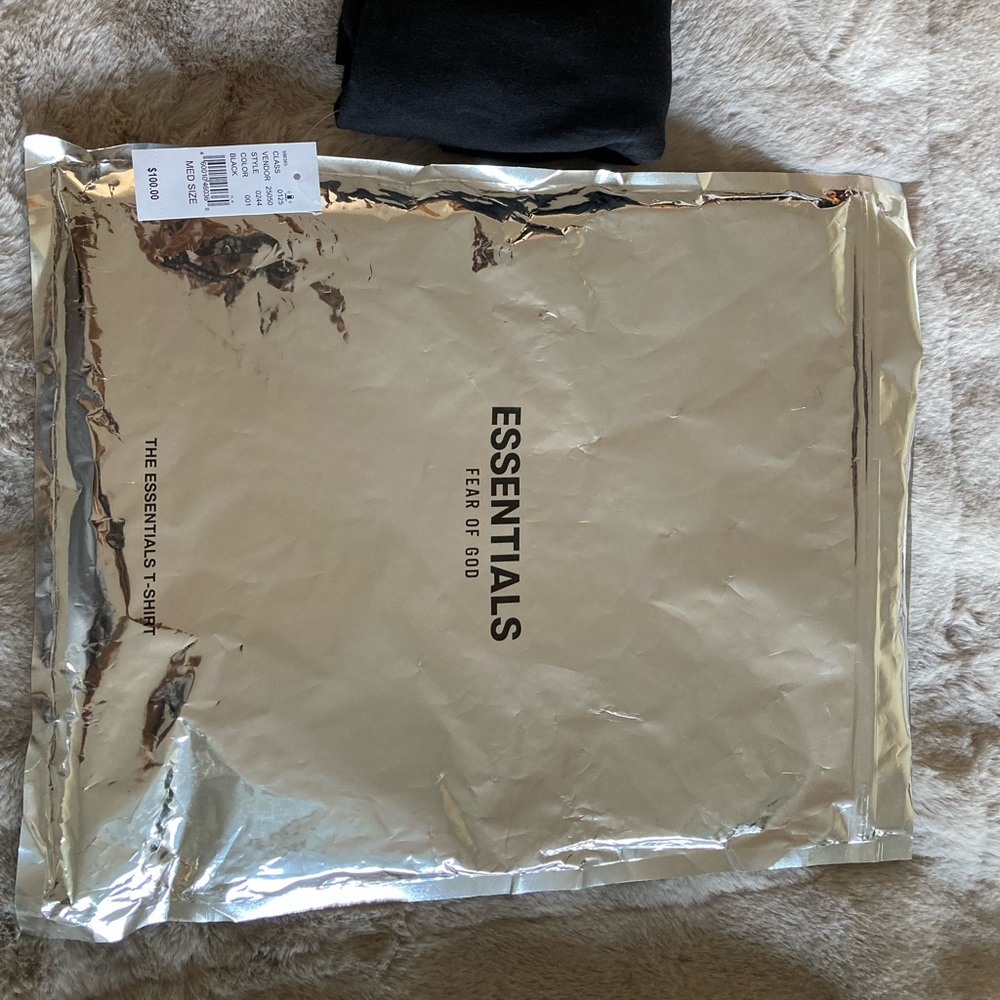 FOG  black t shirt, never worn , medium fit